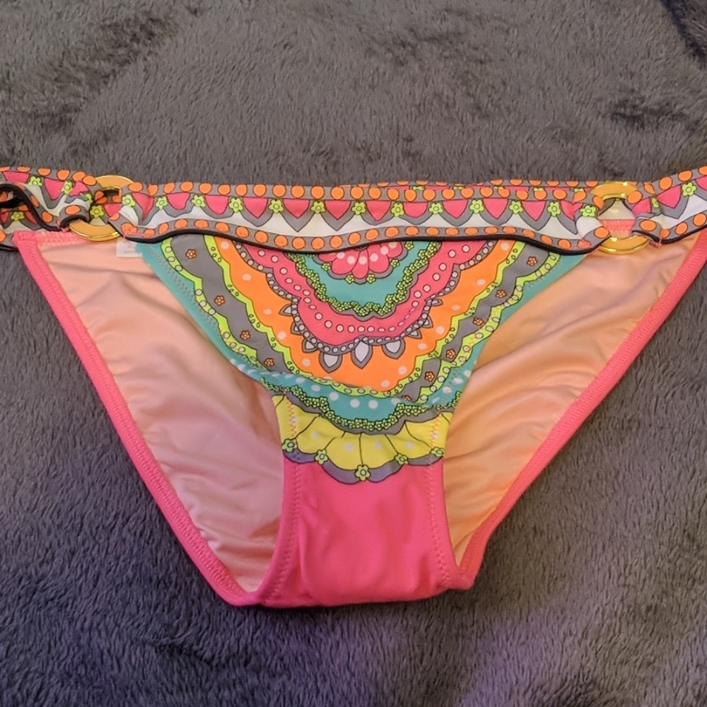 Size small Victoria e